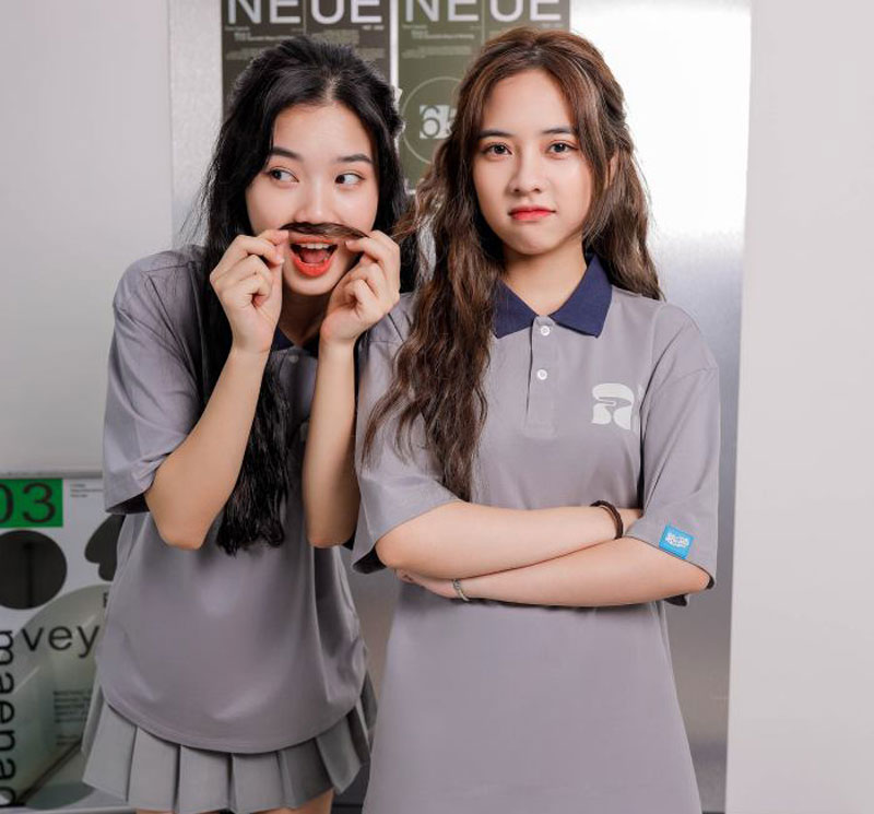 Áo lớp đồng phục có cổ màu xám