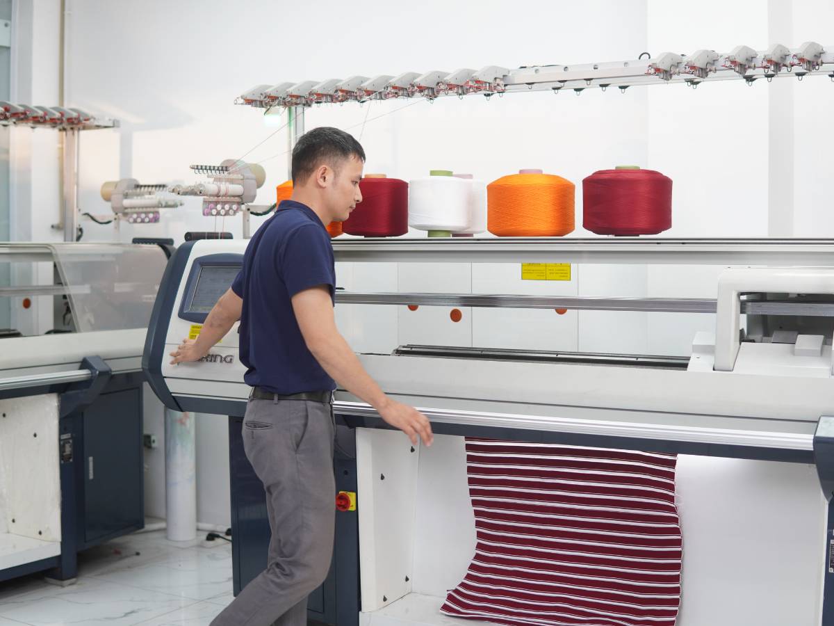 Bốn Mùa Uniform ứng dụng công nghệ in hiện đại những giá in áo thun rẻ