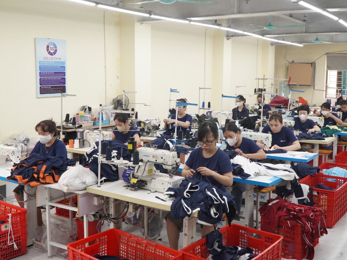 Xưởng sản xuất trực tiếp tạo lợi thế về giá thành và khả năng kiểm soát chất lượng