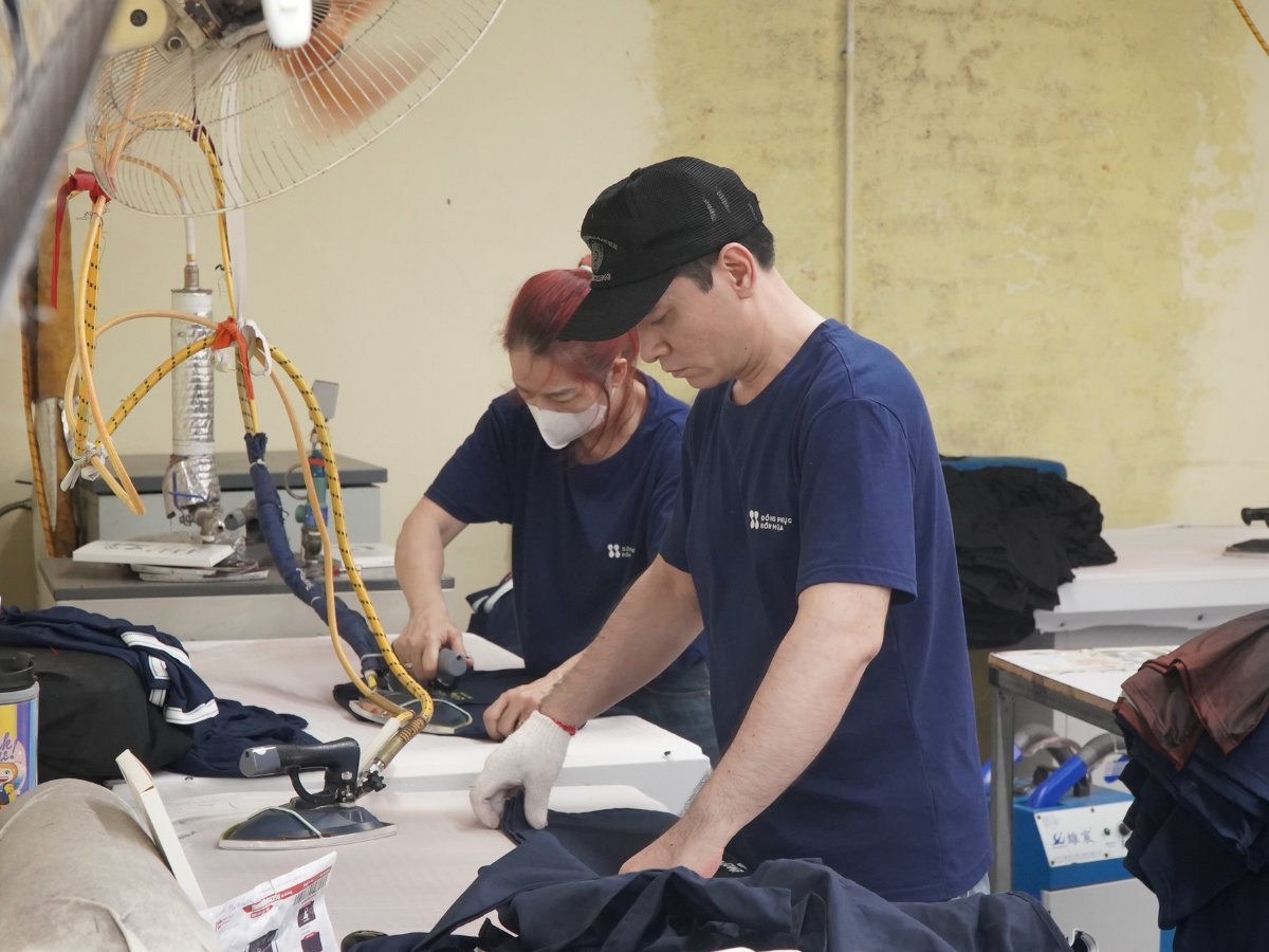 Bốn Mùa Uniform đồng hành cùng các tập thể trong thiết kế và may đo đồng phục lớp theo yêu cầu