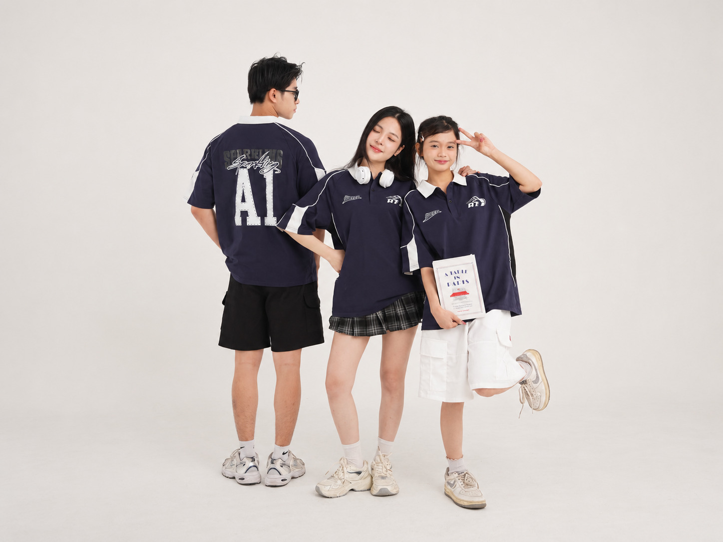 Áo lớp màu xanh than vừa lịch sự, vừa trẻ trung