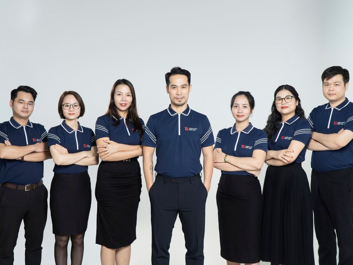 Bốn Mùa Uniform là đơn vị uy tín thiết kế và sản xuất áo lớp theo yêu cầu