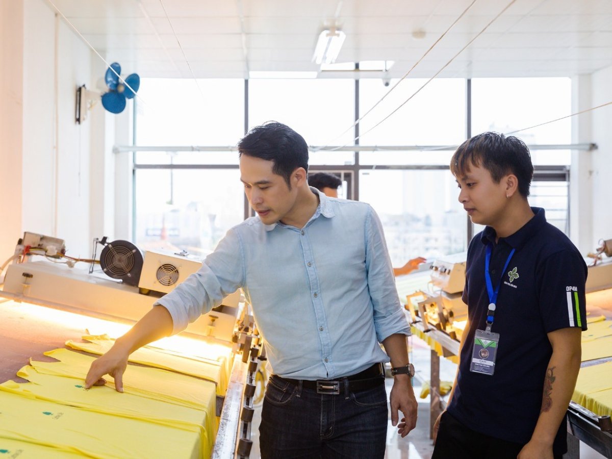 Những lợi thế nổi bật khi đặt may đồng phục trực tiếp tại xưởng Bốn Mùa Uniform